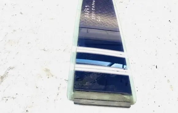 Opel Zafira A Rear vent window glass 