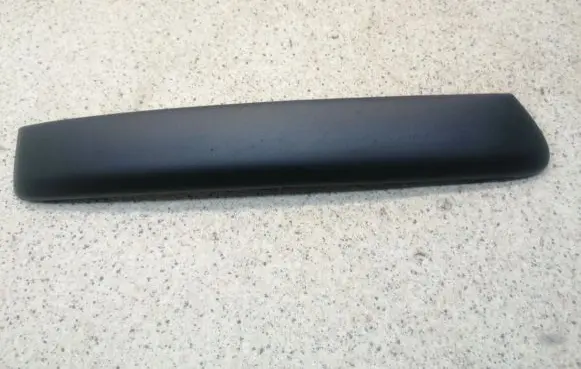 Front bumper splitter molding