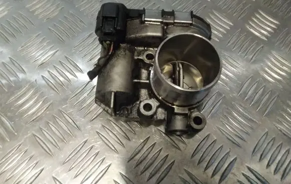 Renault Laguna II Throttle valve 8200330810F H8200330812