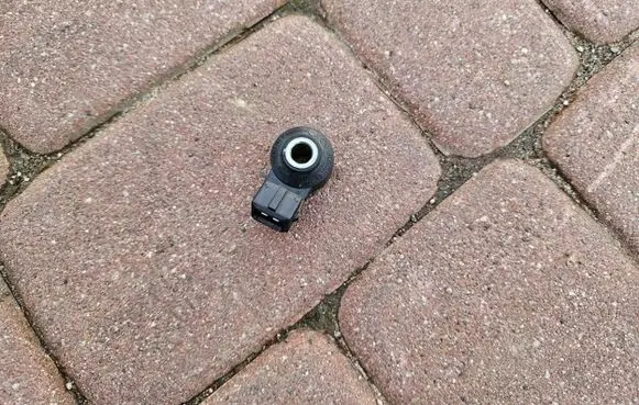 Detonation knock sensor