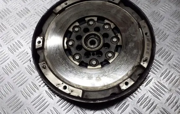 Mercedes-Benz Vito Viano W638 Flywheel A6460300405