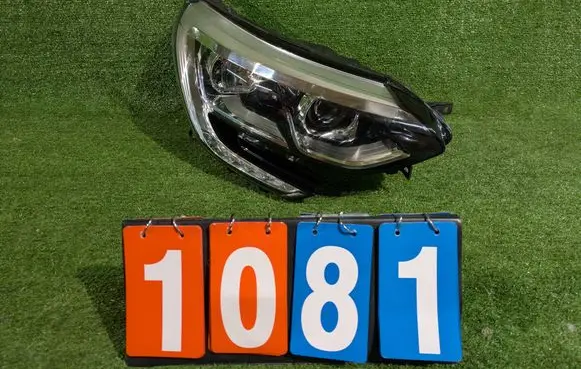 Renault Megane IV Headlight/headlamp 