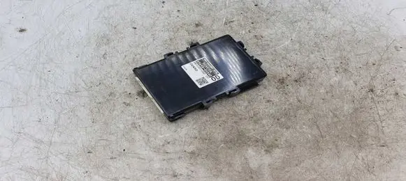 Toyota Avensis T270 Power management control unit 8669005040 MB1028500060