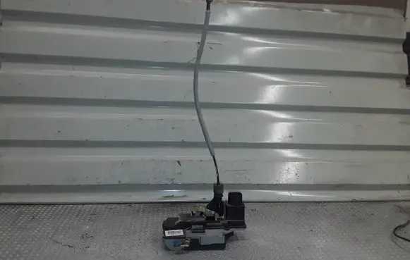 Volvo XC90 Rear door lock 30663053
