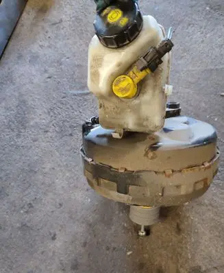Opel Insignia A Brake booster 13228187