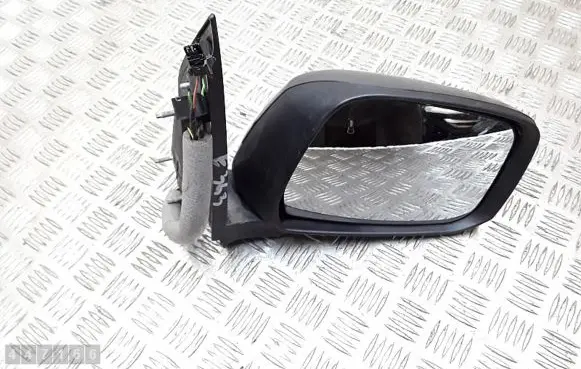 Nissan Navara Front door electric wing mirror