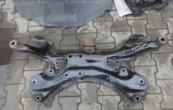 Toyota Avensis T270 Front subframe
