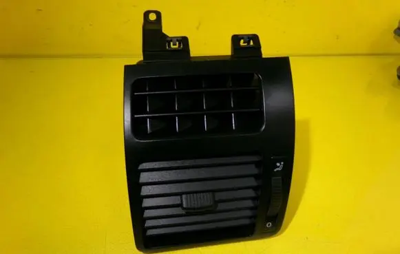 Volkswagen Touran I Dashboard side air vent grill/cover trim 1T0819703B