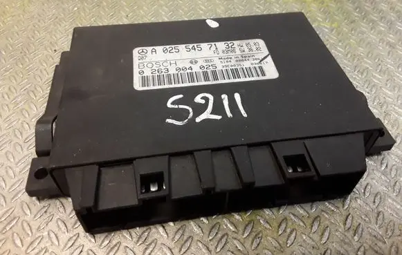 Mercedes-Benz E W211 Parking PDC control unit/module 0255457132 A0255457132