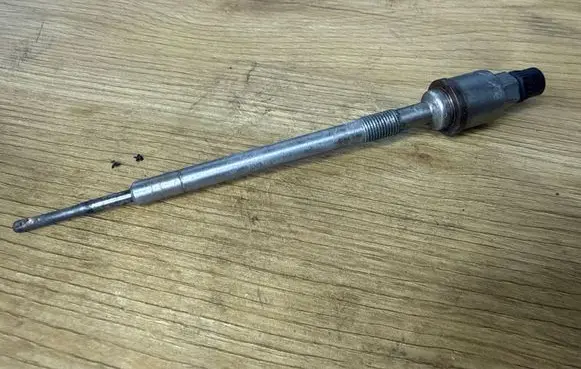 Opel Insignia A Glow plug 0103010907 55579436