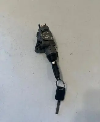 Audi A4 S4 B7 8E 8H Ignition lock 4B0905851M