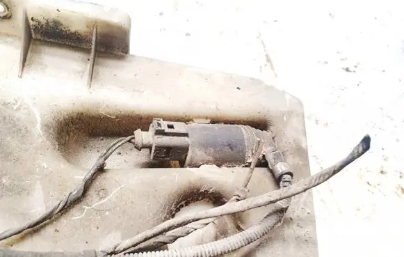Skoda Octavia Mk2 (1Z) Windscreen/windshield washer pump