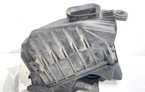 Audi A4 S4 B7 8E 8H Air filter box 03G133837