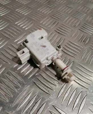 Volkswagen Golf IV Central locking motor 1J6810773A 7546040801
