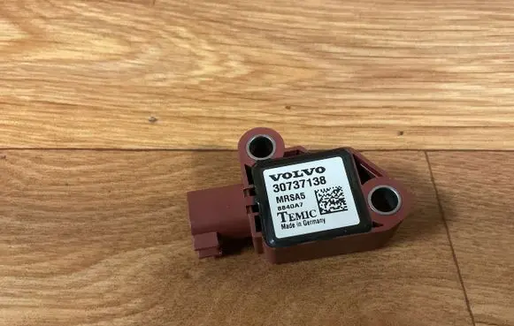 Volvo V50 Airbag deployment crash/impact sensor 30737138 8840A7