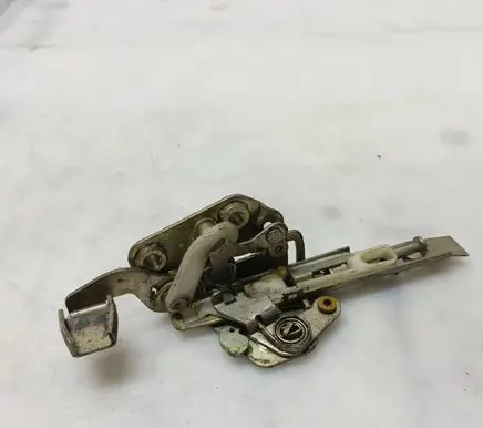Mercedes-Benz 100 W631 Front door lock 6317200735