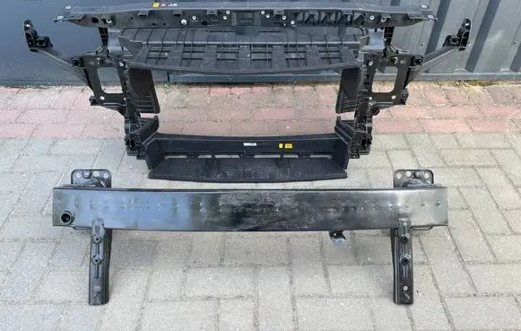 Hyundai i30 Radiator support slam panel 64105S0000