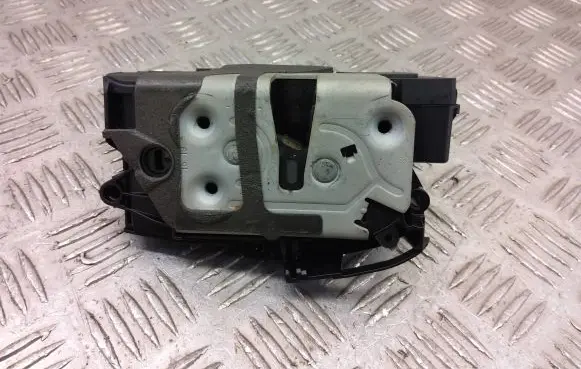 Ford Ecosport Coupe door lock (next to the handle) gn15a219a65ac