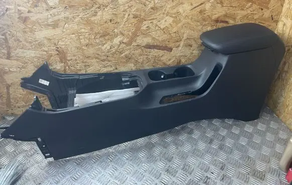 Hyundai i30 Center console 84670G4000 20240227 Y2R0952