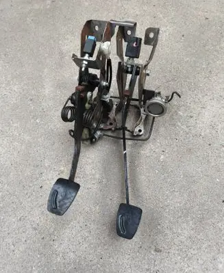 Subaru Legacy Pedal assembly 36004AJ050