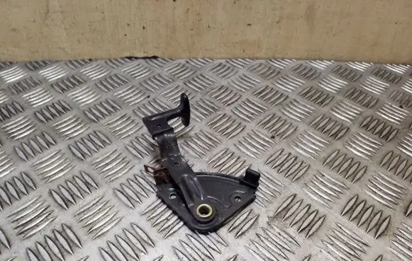 Engine bonnet (hood) release handle