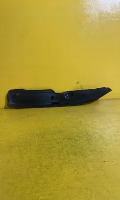 Volkswagen Scirocco Fender end trim 1K8821112B