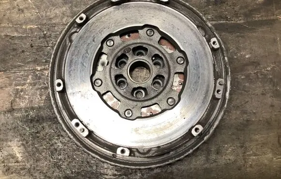 Peugeot 308 Dual mass flywheel 123104045R
