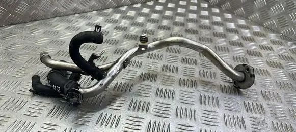 Engine coolant pipe/hose