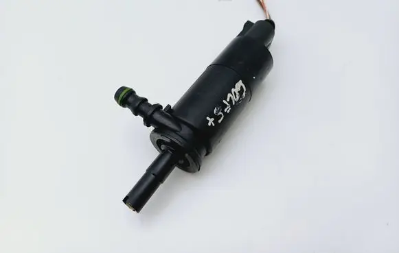 Volkswagen Golf Plus Headlight washer pump 3B7955681