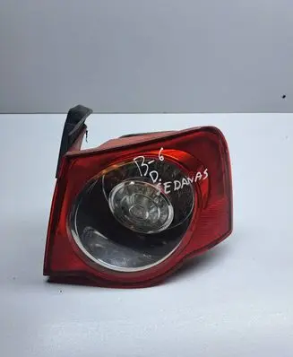 Volkswagen PASSAT B6 Rear/tail lights 275702