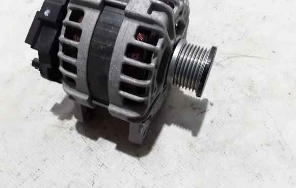 Renault Megane IV Generator/alternator 231004BE0B