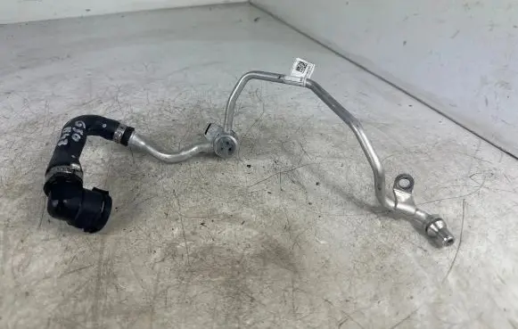 BMW 5 G30 G31 Engine coolant pipe/hose 8576311