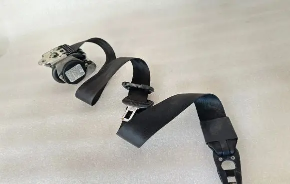 Audi A6 S6 C6 4F Front seatbelt 4F0857705