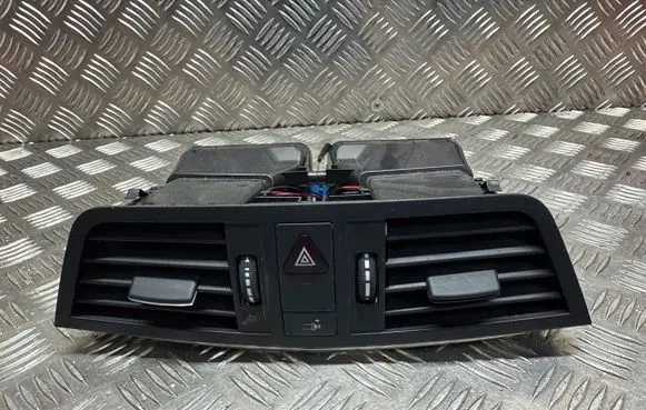 Mercedes-Benz E C207 W207 Dash center air vent grill A2078300054