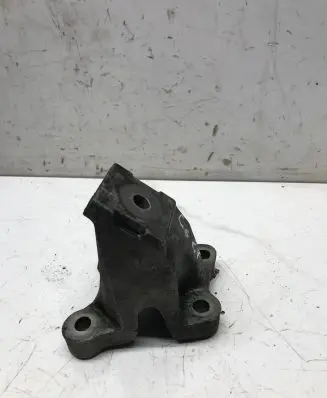 Audi A6 S6 C6 4F Engine mounting bracket 4F019307A