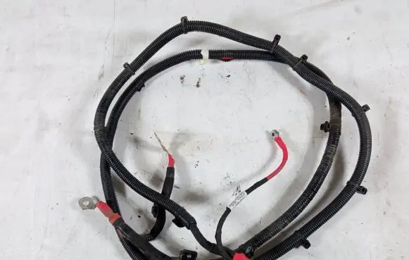 Renault Twingo III Positive cable (battery) 227108802R A45108802R