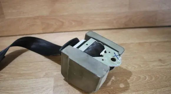 Audi A3 S3 8P Rear seatbelt 33040488