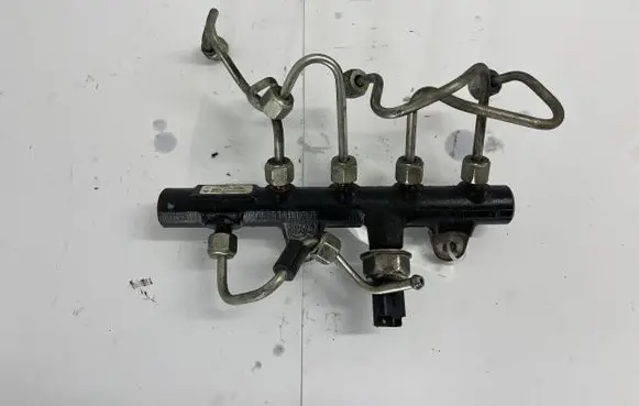 Nissan Juke I F15 Fuel main line pipe 175213876R