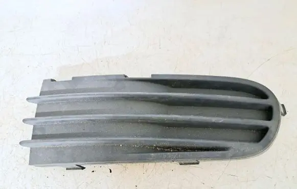 Volvo V50 Front bumper lower grill 30657009