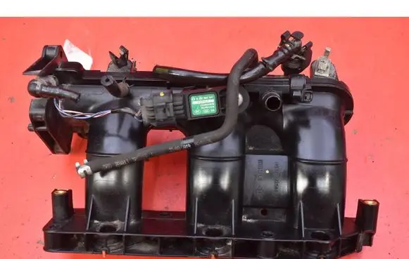 Renault Clio I Intake manifold 140030105R