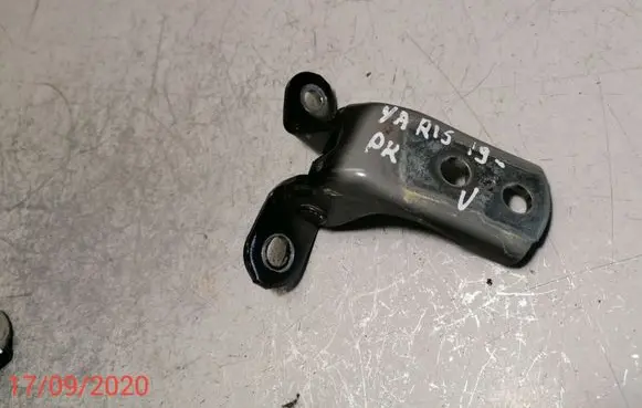 Toyota Yaris Front door upper hinge