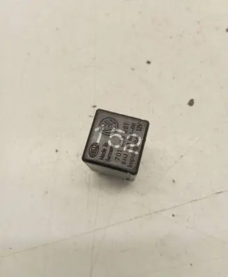 Volkswagen Transporter - Caravelle T4 Other relay 701963281 5HL00660400