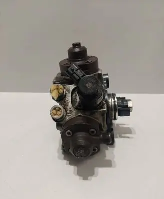 Volvo XC60 Fuel injection high pressure pump 31372081 0445010681