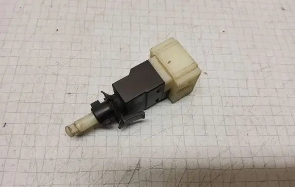Mercedes-Benz E W210 Brake pedal sensor switch
