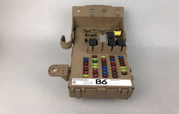 Subaru Outback (BS) Fuse module 82201AL051