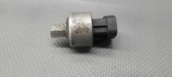 Opel Vectra B Air conditioning (A/C) pressure sensor 90506752