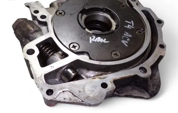 Volkswagen Transporter - Caravelle T4 Oil pump 074115109B ACV