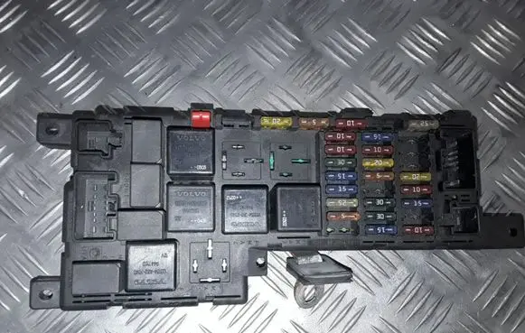 Volvo XC90 Fuse module 8678449 518827001 8678449PETP28