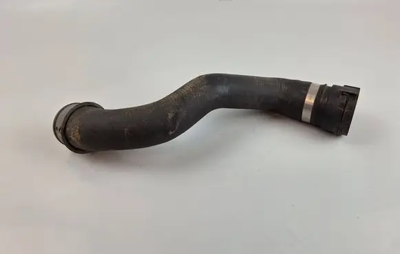 Mercedes-Benz C AMG W204 Engine coolant pipe/hose A1725017382