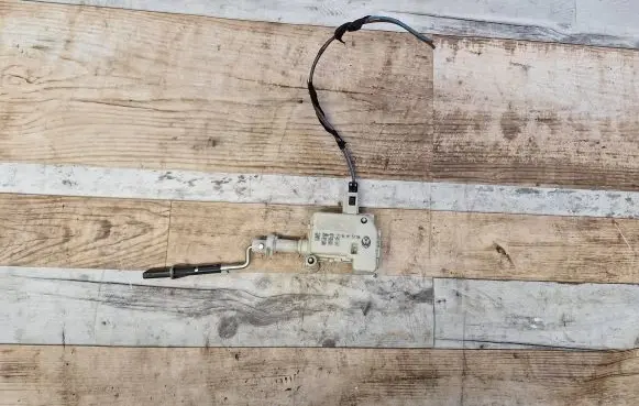 Volkswagen Touran I Central locking motor 3B0959782 55450127